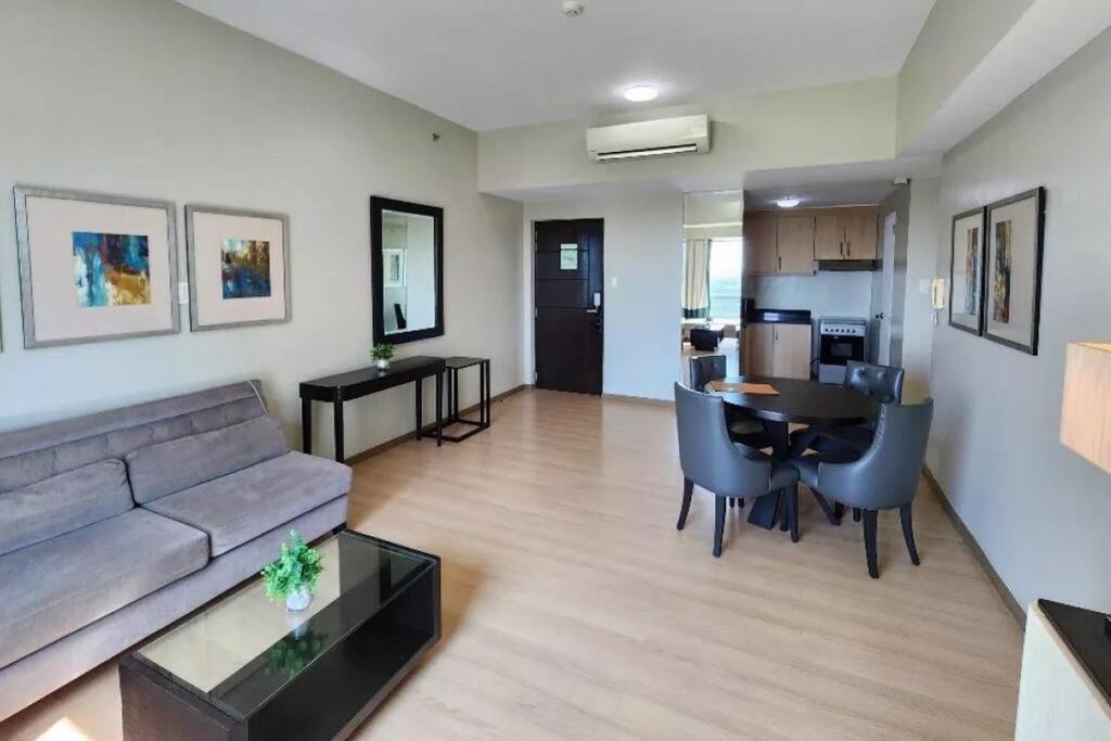 Spacious Bgc 2 Bedroom With A View Manila Exterior photo